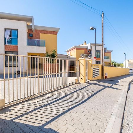 Cozy Villa With Pool And Barbecue البوفيرا المظهر الخارجي الصورة