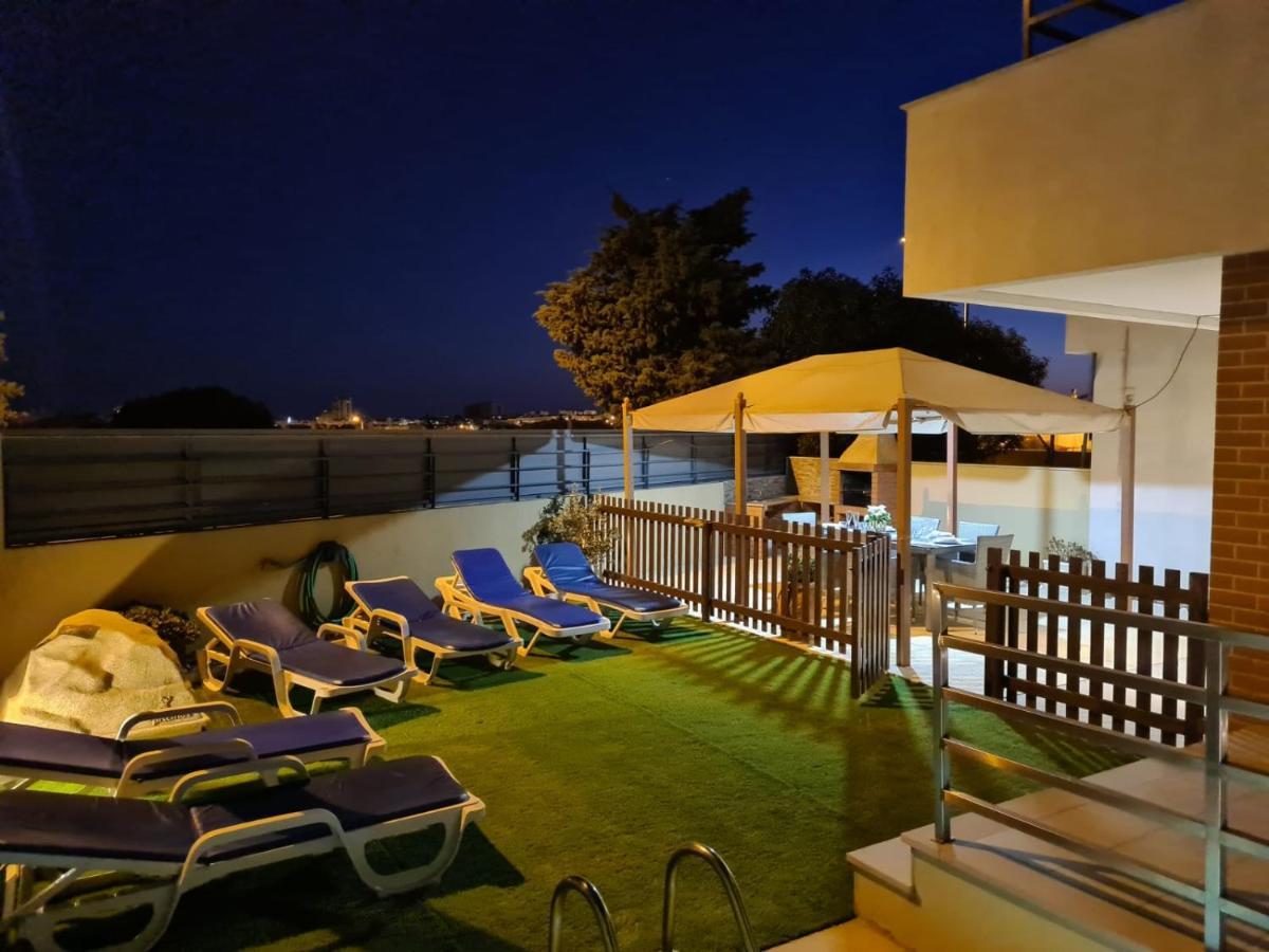 Cozy Villa With Pool And Barbecue البوفيرا المظهر الخارجي الصورة