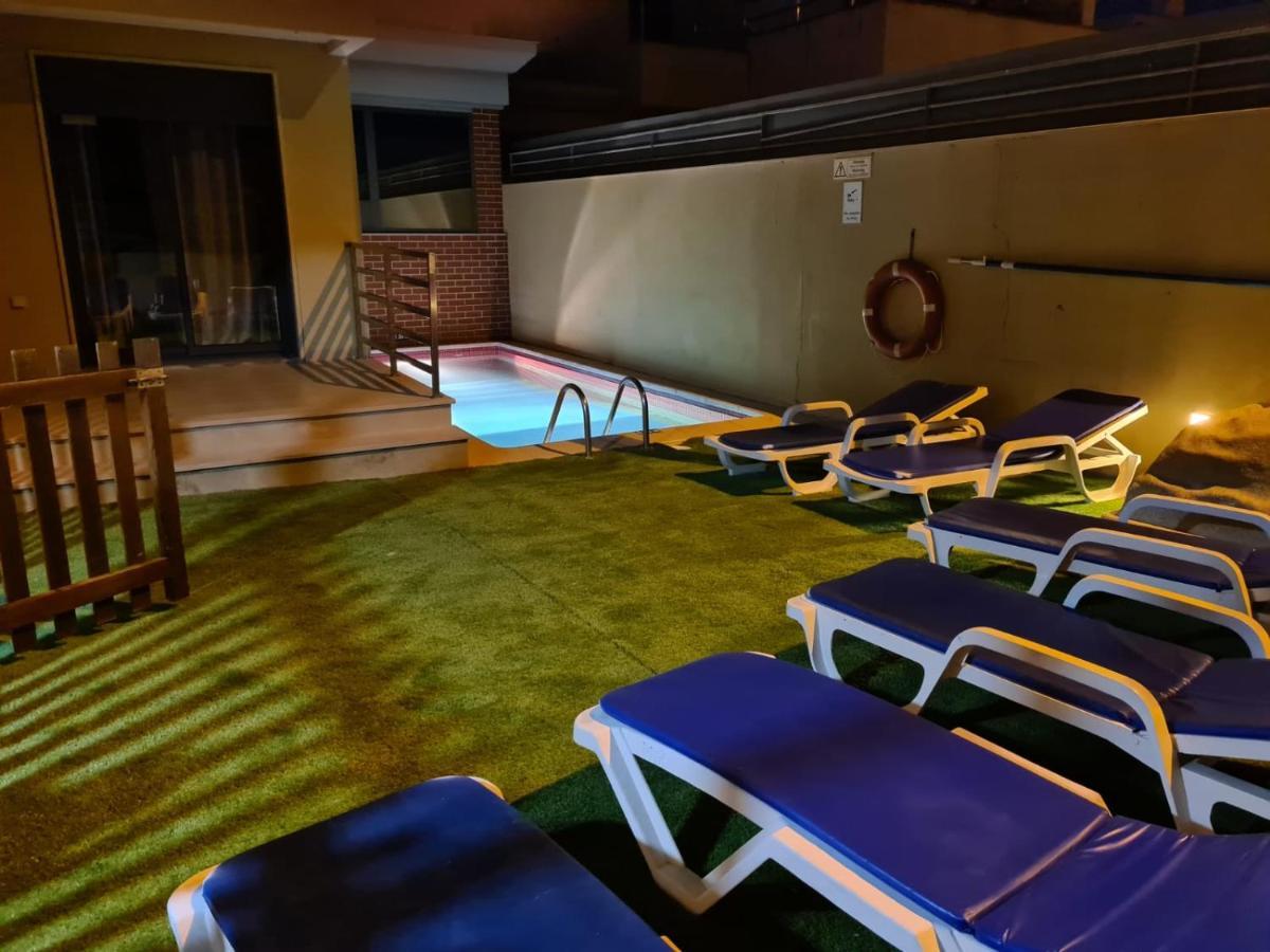 Cozy Villa With Pool And Barbecue البوفيرا المظهر الخارجي الصورة
