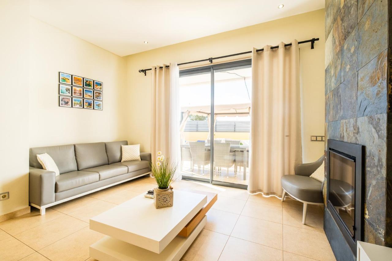 Cozy Villa With Pool And Barbecue البوفيرا المظهر الخارجي الصورة