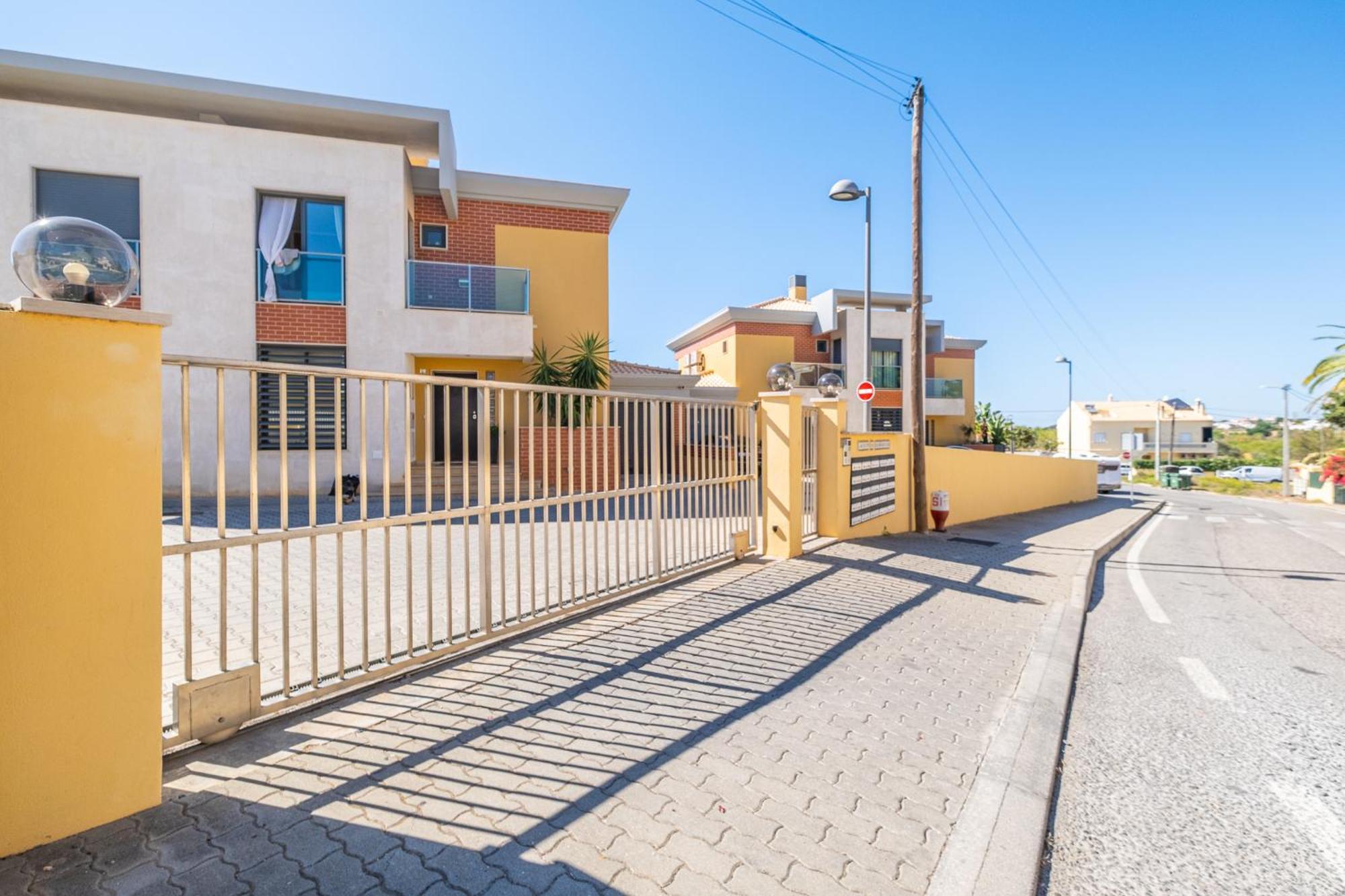Cozy Villa With Pool And Barbecue البوفيرا المظهر الخارجي الصورة