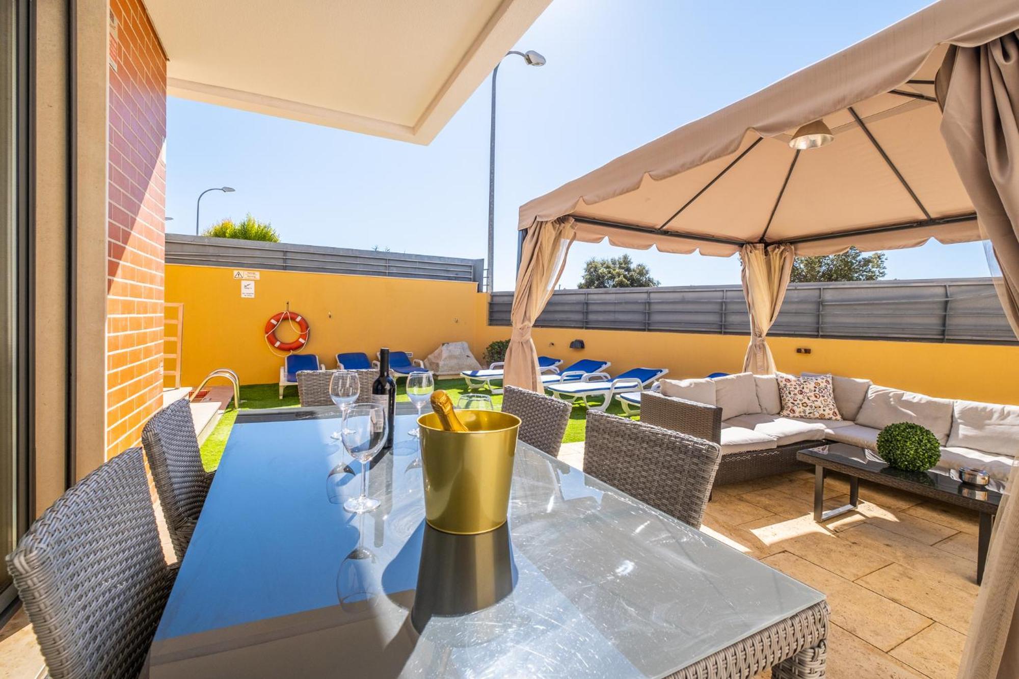 Cozy Villa With Pool And Barbecue البوفيرا المظهر الخارجي الصورة