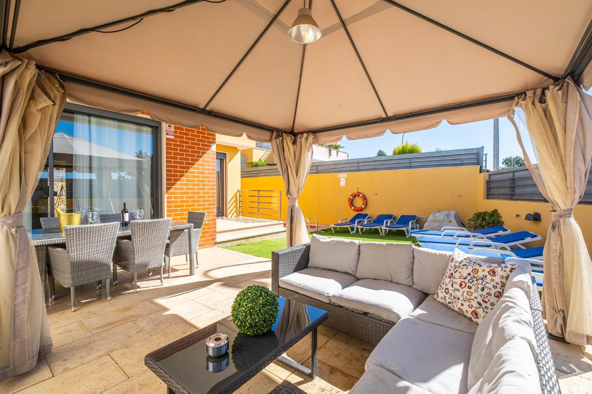 Cozy Villa With Pool And Barbecue البوفيرا المظهر الخارجي الصورة