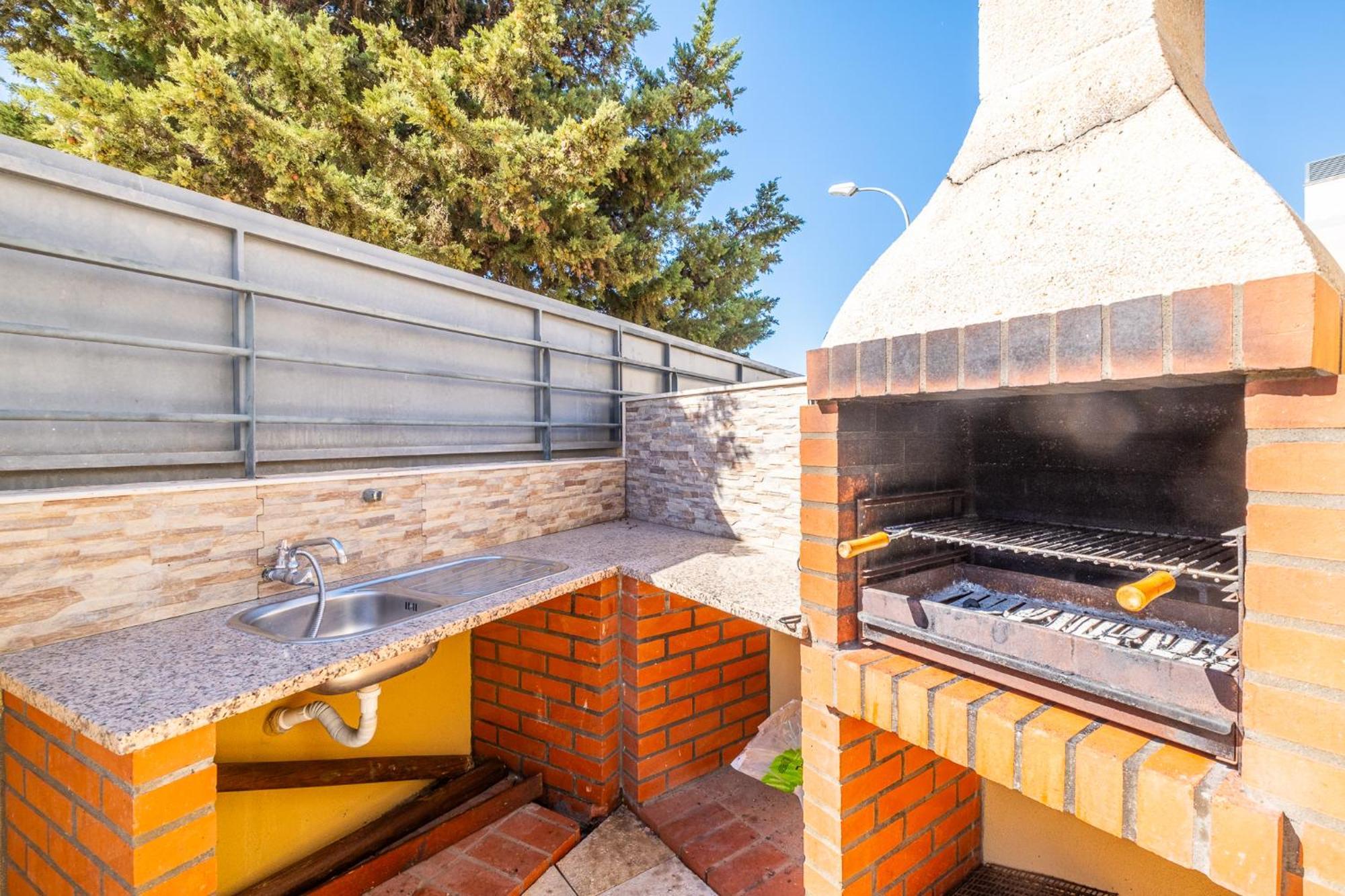 Cozy Villa With Pool And Barbecue البوفيرا المظهر الخارجي الصورة