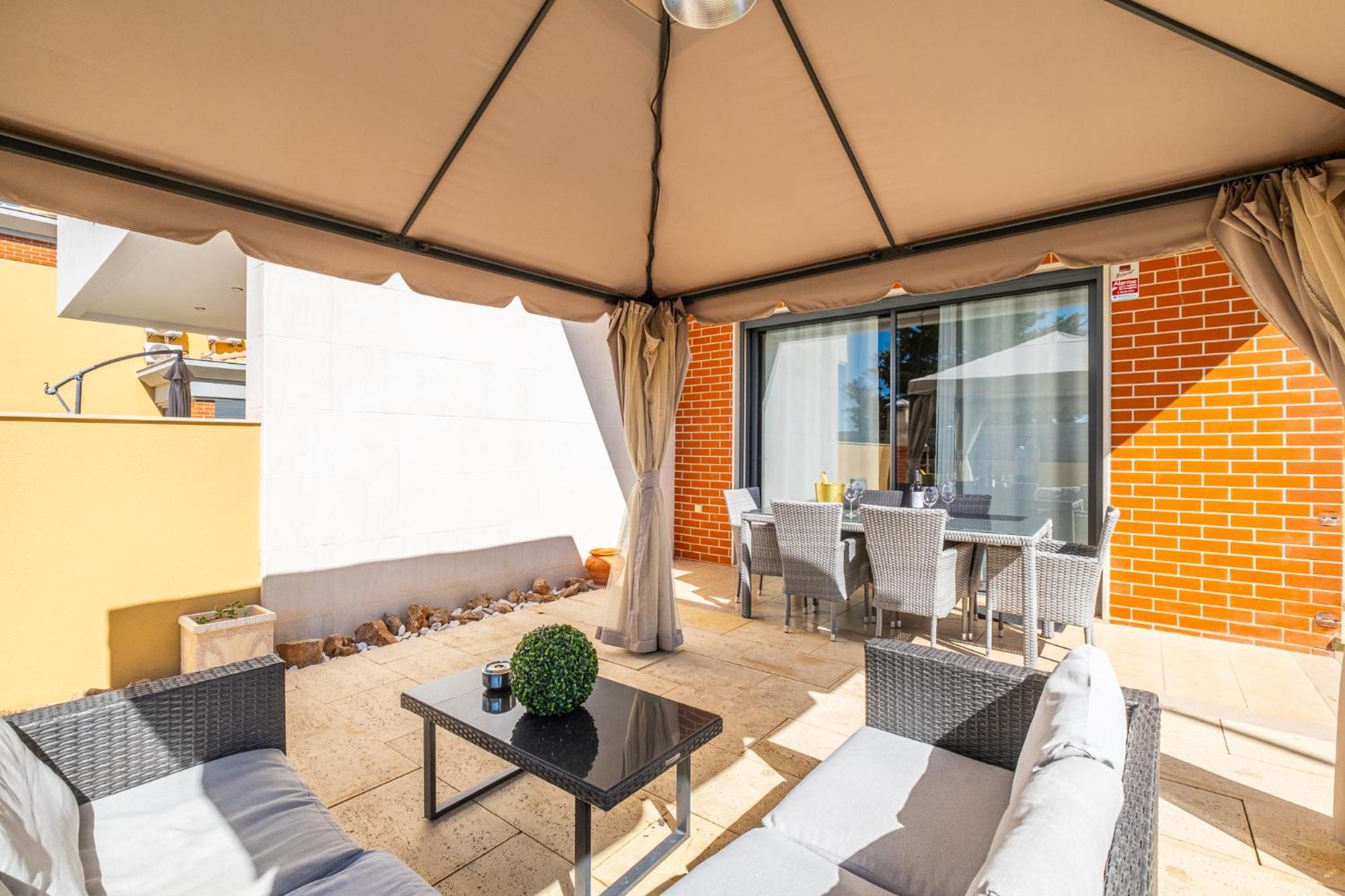 Cozy Villa With Pool And Barbecue البوفيرا المظهر الخارجي الصورة